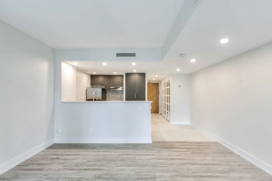 livingroom looking into kitchen